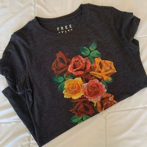 Aeropostale gray shirt with red roses